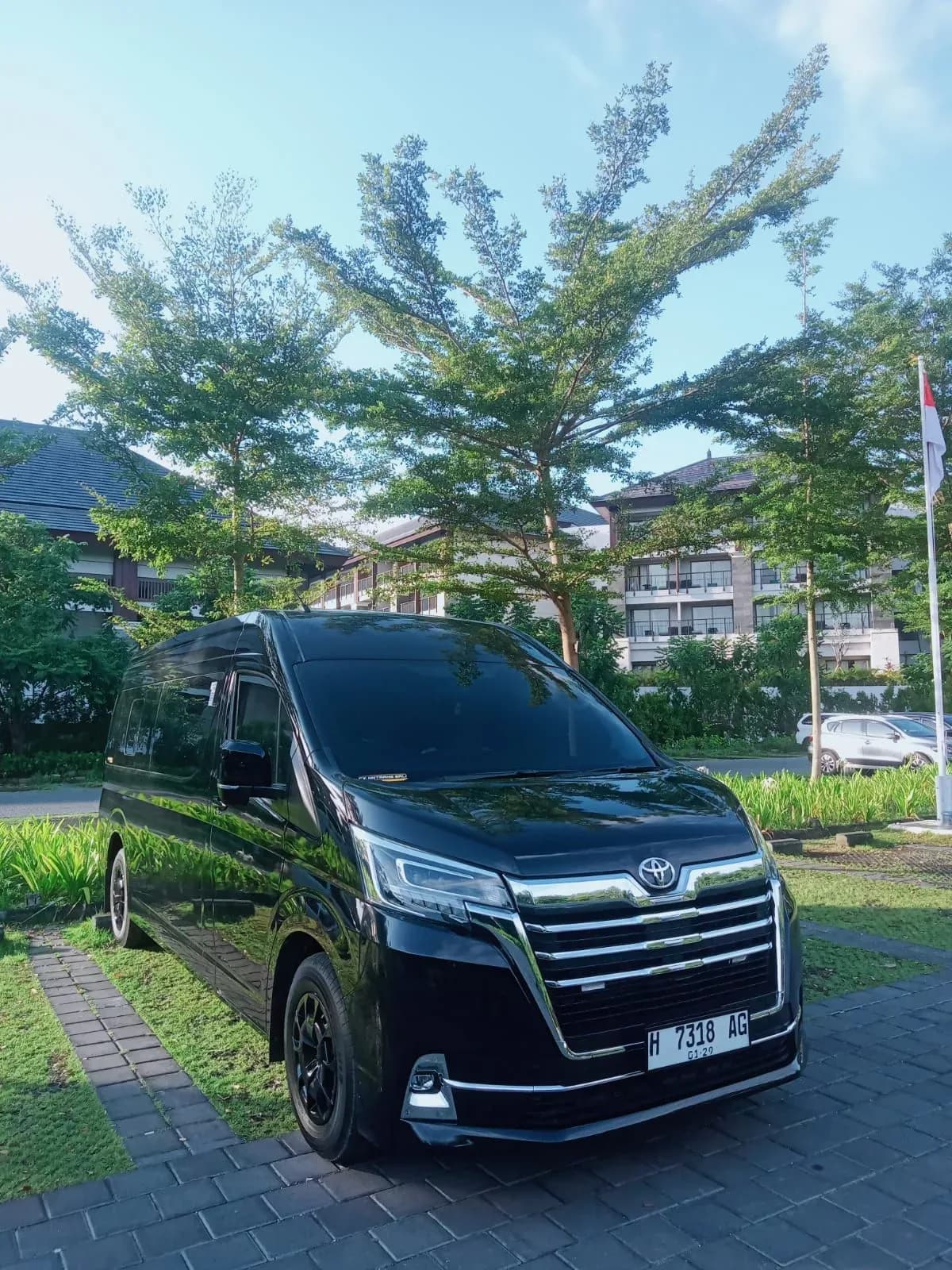 Hiace Premio Luxury